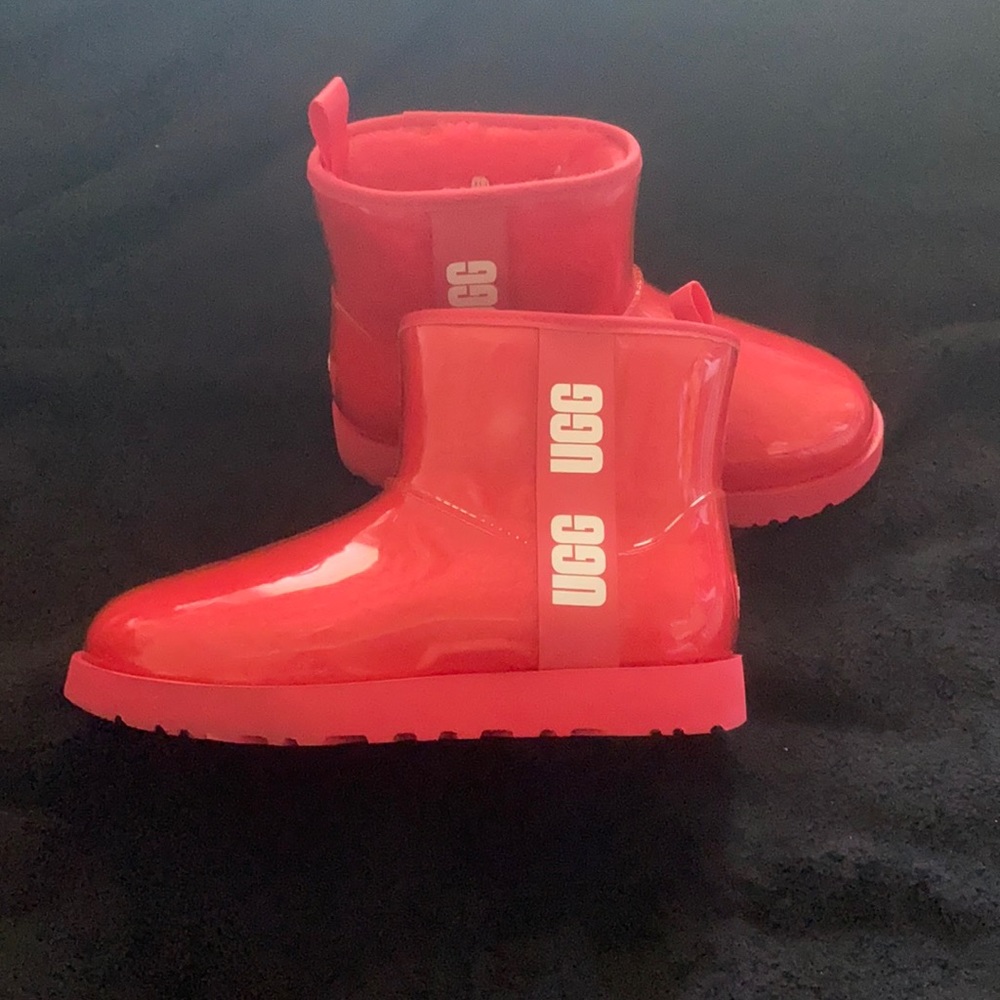 UGGS CLASSIC CLEAR MINI BOOTS!